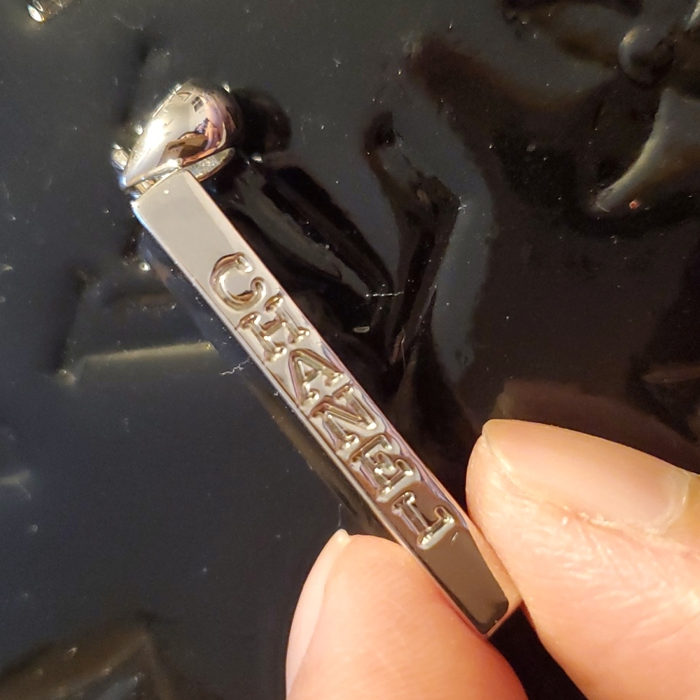 Chanel pendant